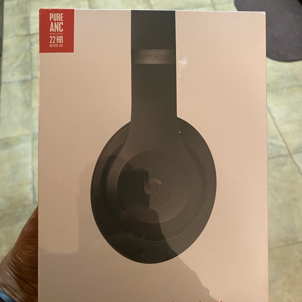Brand New black Beats studio 3 wireless